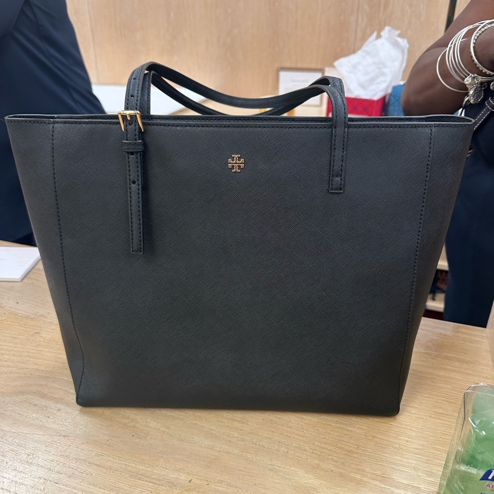 NWT Tory Burch zip top crossbody tote